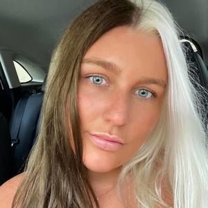 Meet your Posher, Yasmine